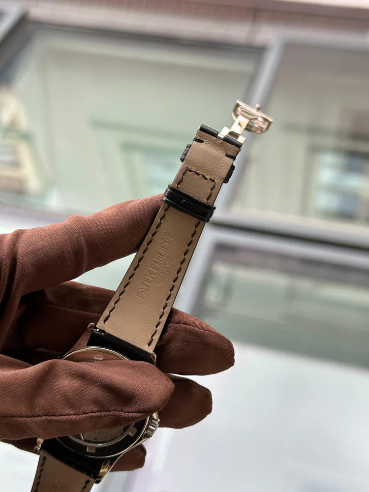 Patek Philippe World Time + Extract from Archives 2004